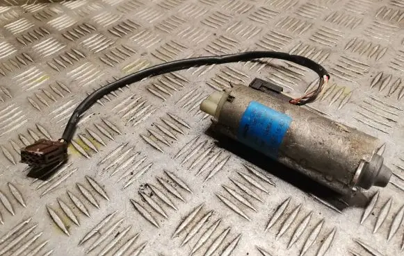 Mercedes-Benz S W220 Seat adjustment motor 2208201542