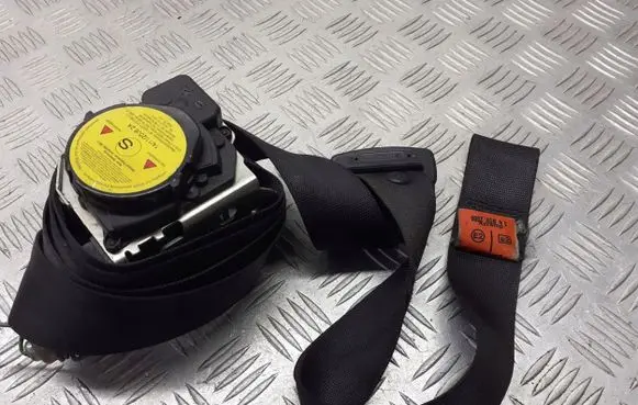 Alfa Romeo 147 Front seatbelt 049077