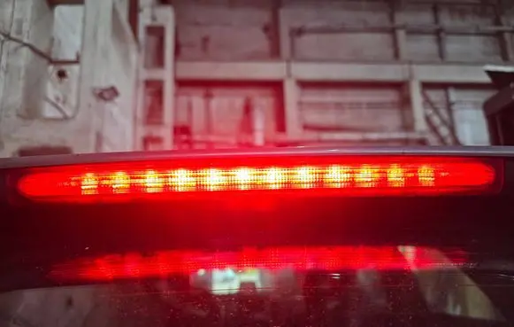 Volvo V40 Third/center stoplight 1090102