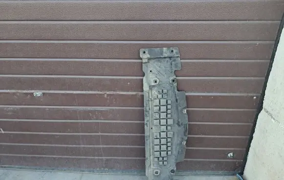 Mercedes-Benz GLE AMG (W166 - C292) Front bumper skid plate/under tray A1665200023