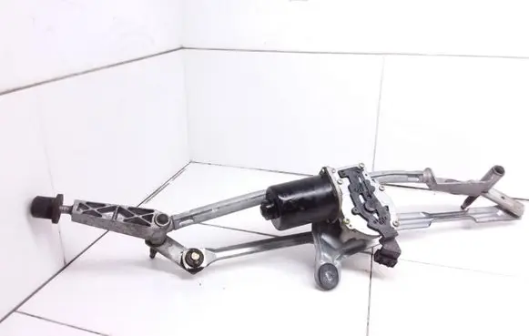 Volvo V70 Front wiper linkage 09151850
