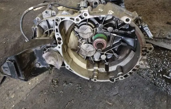 Mitsubishi Space Star Manual 5 speed gearbox 1023825