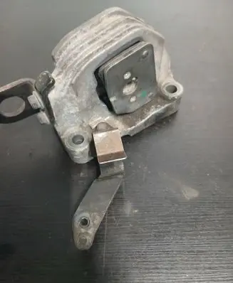 Volvo XC90 Engine mount bracket 326D20