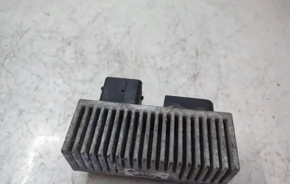 Renault Scenic III - Grand scenic III Glow plug pre-heat relay 8200558436A