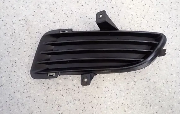 Hyundai Sonata Front fog light trim/grill 