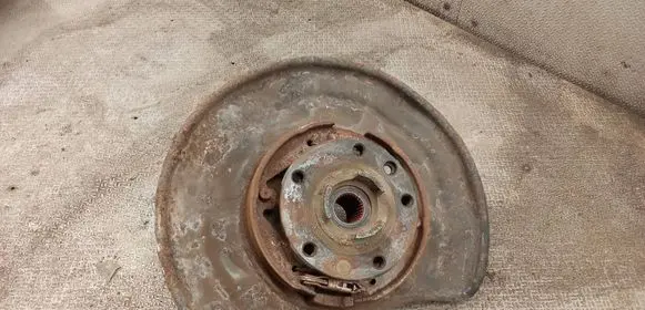 Audi Q7 4L Rear wheel hub spindle/knuckle 