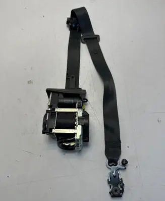 Volvo XC90 Front seatbelt 39844548 626949800 11122015