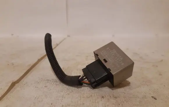 Lexus GS 300 350 430 450H Other relay 8198030170 0665005641