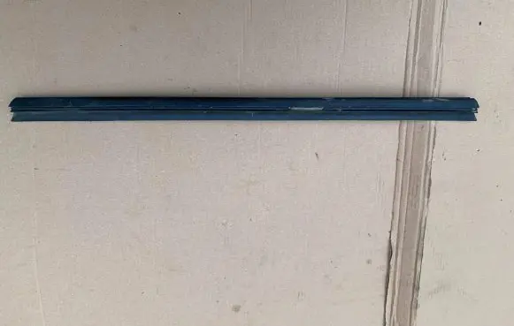 Mercedes-Benz W123 Rubber seal rear door window/glass 
