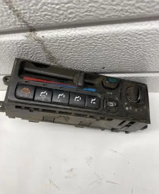Subaru Impreza II Climate control unit 6L156