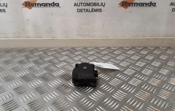 Toyota Auris 150 Air flap motor/actuator 1138002800