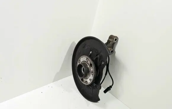 Opel Meriva B Front wheel hub spindle knuckle 132620