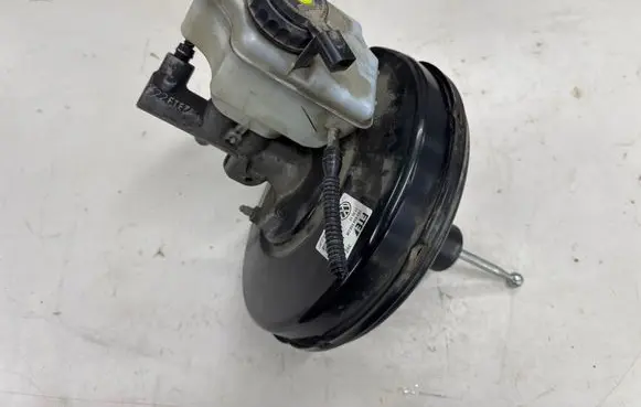 Volkswagen Jetta VI Brake booster 1K1614105CR 310312 2043VZ1V