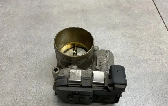 Audi A4 S4 B9 Throttle valve 03F133062C