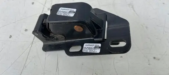 Opel Vivaro Rear door lock 96080J01