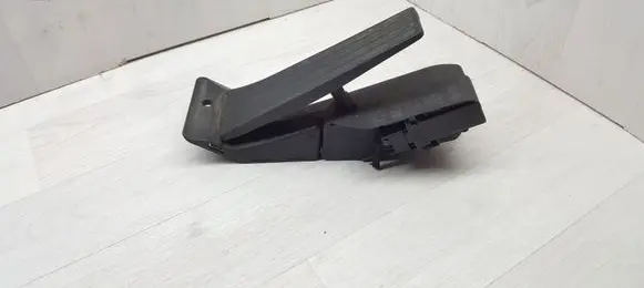 BMW 1 E82 E88 Accelerator throttle pedal 35426793742 6PV00937920 12037313