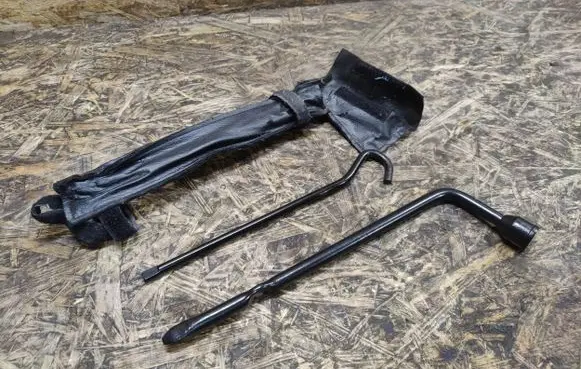 Opel Antara Wheel nut wrench 