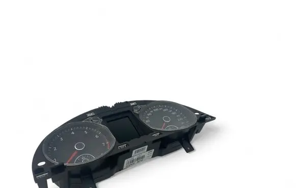 Volkswagen PASSAT CC Speedometer (instrument cluster) 3C8920870