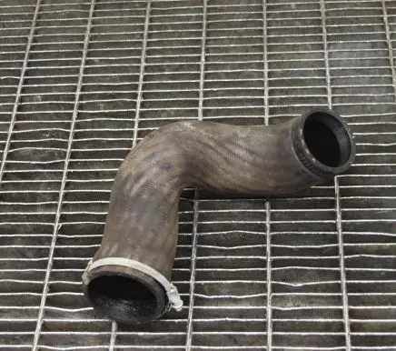 Volvo XC70 Intercooler hose/pipe