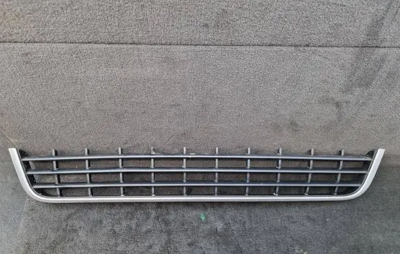 Audi A8 S8 D2 4D Front bumper lower grill 4D0853667B