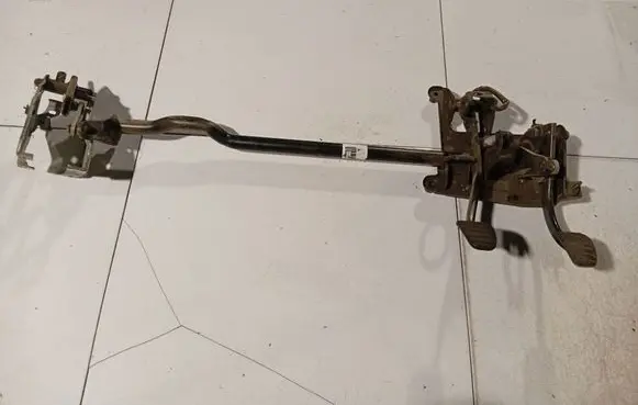 Opel Vivaro Brake pedal 