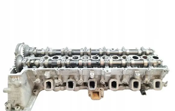 BMW 5 E39 Engine head 22468759