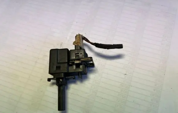 Ford Ka Brake pedal sensor switch 95FB7C534AA
