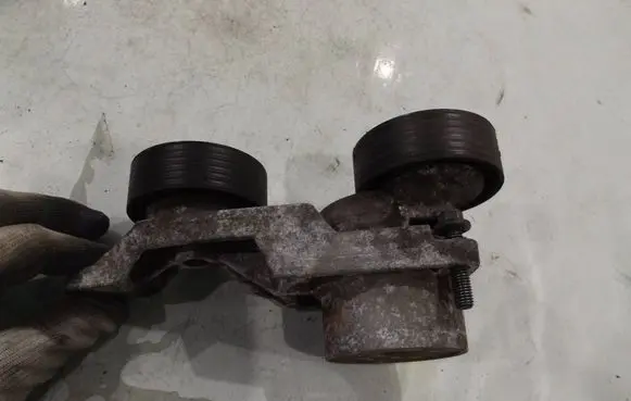 Volvo XC90 Timing belt/chain tensioner 