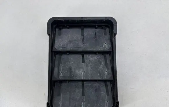 Opel Mokka B Quarter panel pressure vent 9831031680