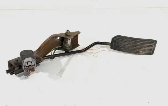Nissan X-Trail T30 Accelerator throttle pedal 18919-6N201