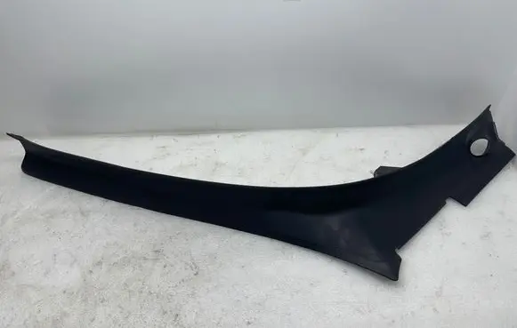 Tesla Model X Tailgate trim 104732000E 125652C0E