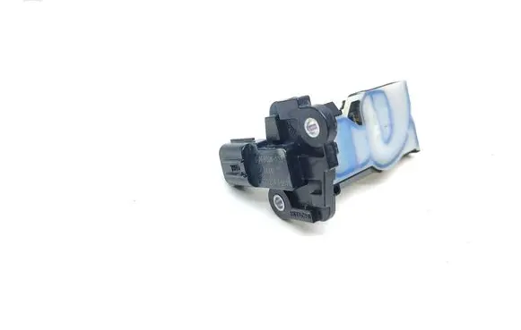 Toyota Yaris XP210 Mass air flow meter AFH70M133 22204F2010 2614