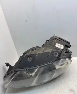 Volkswagen PASSAT B6 Headlight/headlamp 3C0941751G 89312650