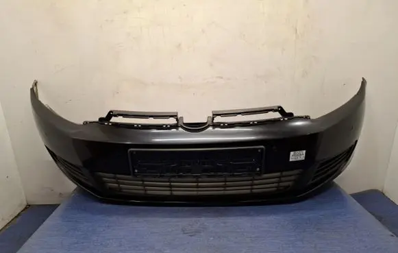 Volkswagen Golf V Front bumper LC9X