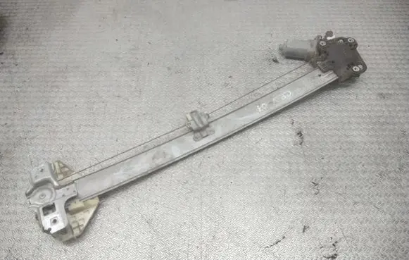 Honda CR-V Front window lifting mechanism without motor