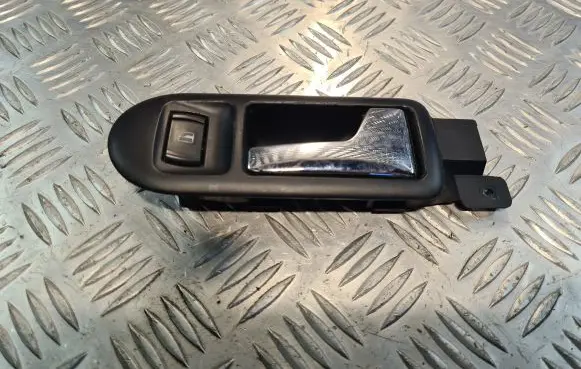 Volkswagen PASSAT B5 Front door interior handle 3B1837114