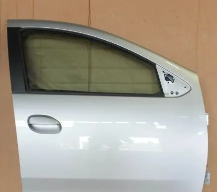 Dacia Sandero Front door