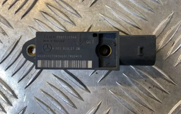 Mercedes-Benz E W211 Airbag deployment crash/impact sensor A0028202726 25571203A4