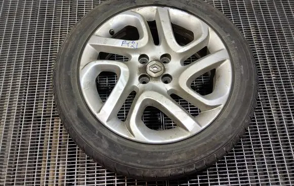 Renault Captur R17 alloy rim 