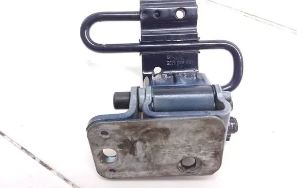 Audi A3 S3 8L Rear door upper hinge 4B0833412E