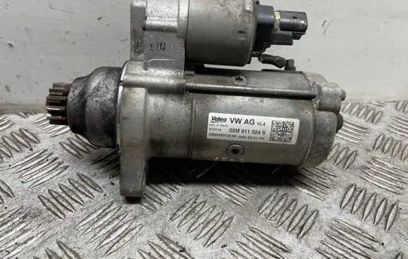 Volkswagen Golf VII Starter motor 02M911024S