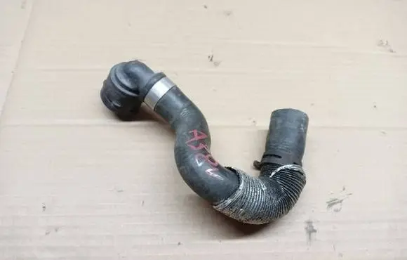 Volkswagen PASSAT B8 Engine coolant pipe/hose 5Q0122073AL XR14282 R142822