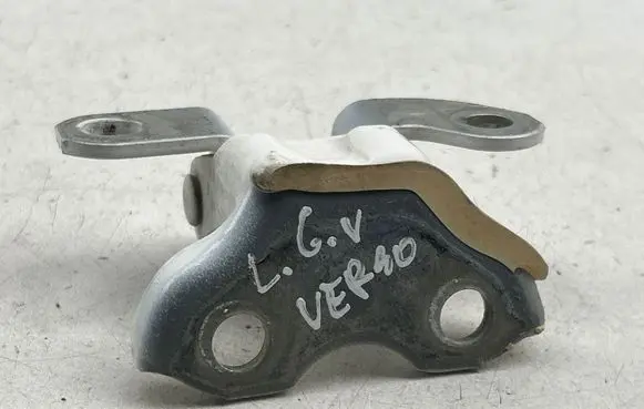 Toyota Verso Rear door upper hinge 