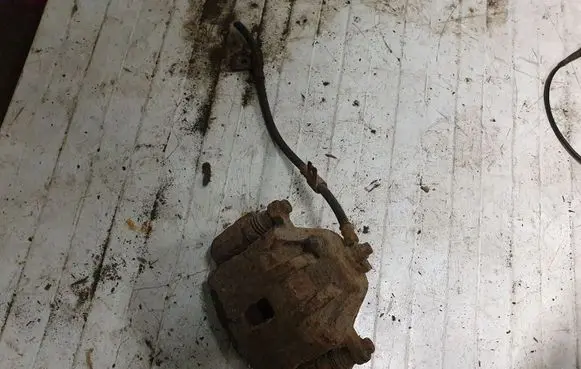 Hyundai Sonata Front brake caliper NOCODE