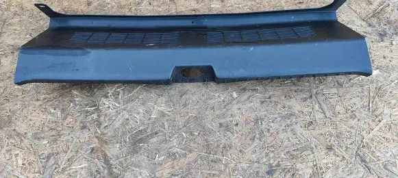 Trunk/boot sill cover protection