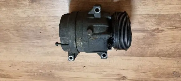 Renault Trafic II (X83) Air conditioning (A/C) compressor (pump) 7700105765