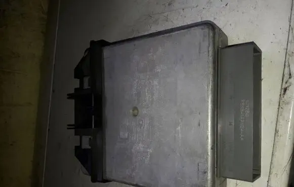 Ford Mondeo Mk III Engine control unit/module 1S7F12A650CAF