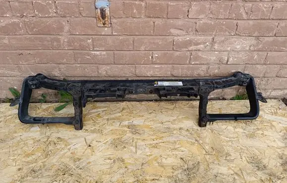 Chrysler 300 - 300C Top upper radiator support slam panel