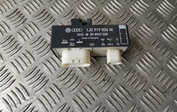 Coolant fan relay