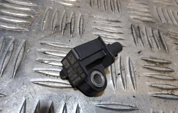 Chrysler Pacifica Airbag deployment crash/impact sensor 68174975AA
